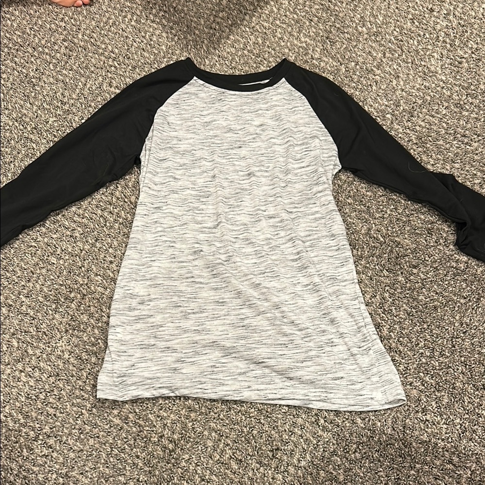 Black and Gray Long Sleeve Raglan Shirt size small